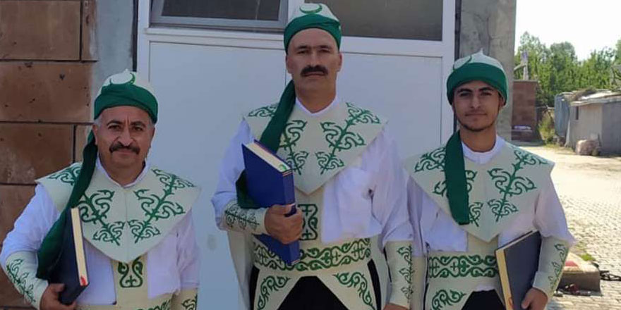 Cumhurbaşkanı Erdoğan’a el yazması Risale-i Nur Külliyatı hediye edildi