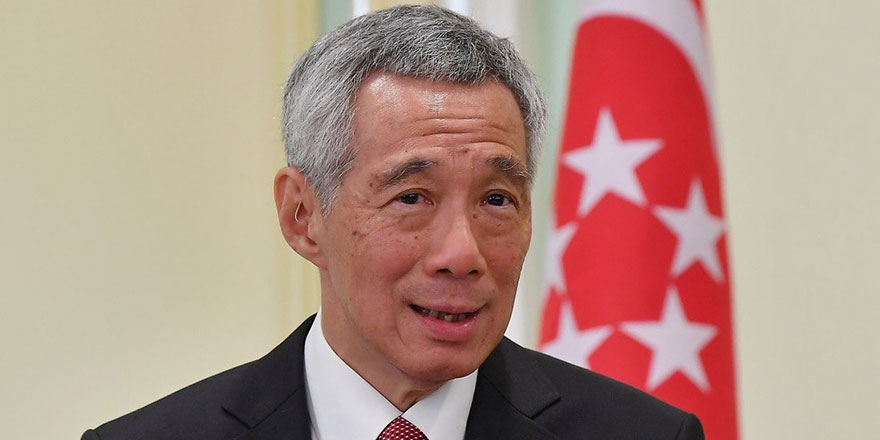 Singapur Başbakanı: Sağlık çalışanları başörtülü çalışabilir