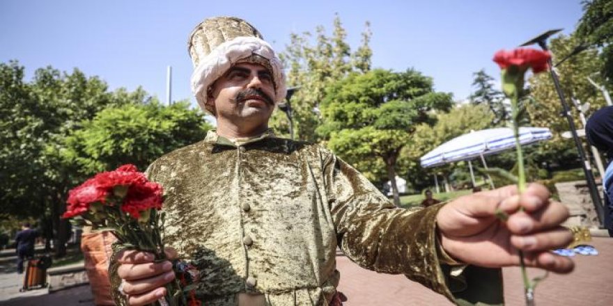 Zabıtadan nostaljik kıyafetlerle "tarihi" denetim