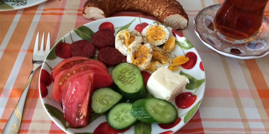 Bakanlık uyardı: Öğrenciler kahvaltı yapmazsa baş ağrır, direnç azalır