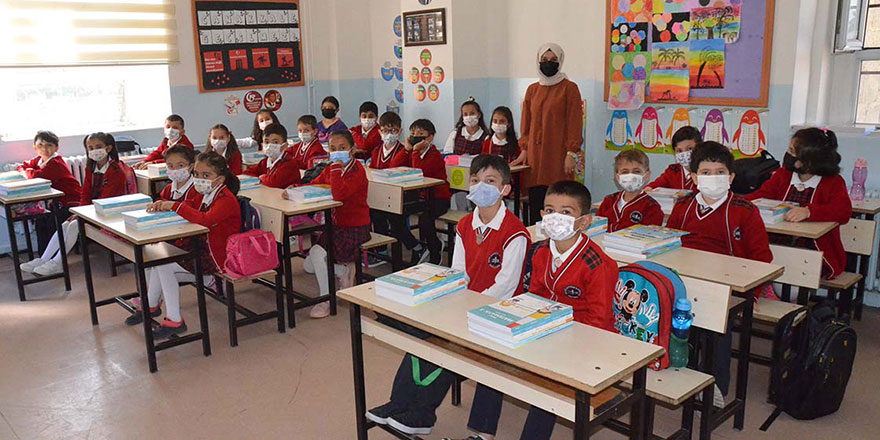 Milli Eğitim Bakanı Özer: Okullar 22 Kasım'da eğitime başlayacak, karantinada sınıf kalmayacak