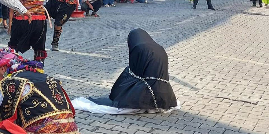 Rezalet: Çarşaflı kadın önce zincire vuruldu sonra üzerindeki örtü açıldı