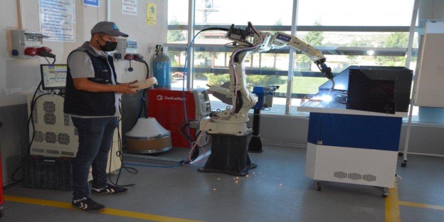 Model fabrikalar için eğitmen yetiştirilecek