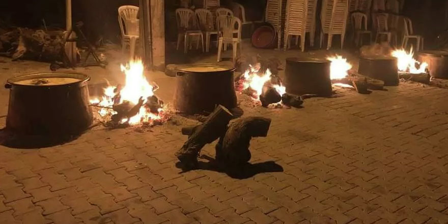 Keşkek ve aşure pişirip, yağmur duasına çıktılar