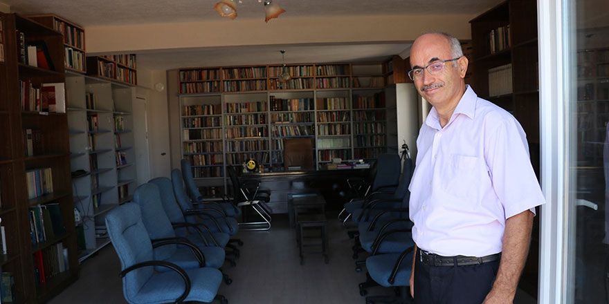 Denizlili gazeteci 40 yıllık kütüphane hayalini köyünde gerçekleştirdi