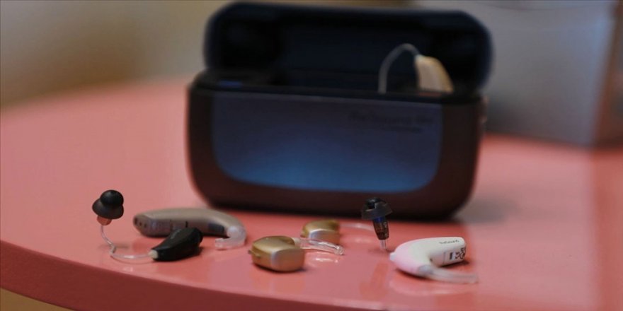 Gözlüğe yakın, işitme cihazına uzağız