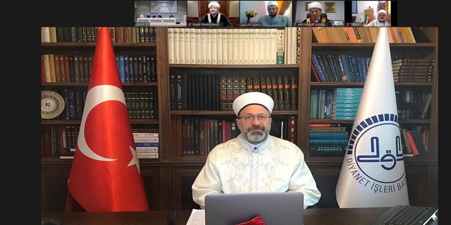 Diyanet İşleri Başkan: Dinen haram olan sigarayı bırakalım