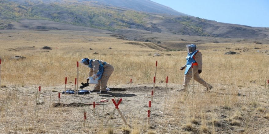 Türkiye-İran sınırındaki mayınlar temizleniyor
