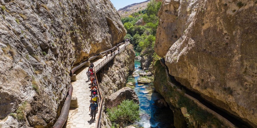 Şuğul Kanyonu dört mevsim doğaseverlerden ilgi görüyor