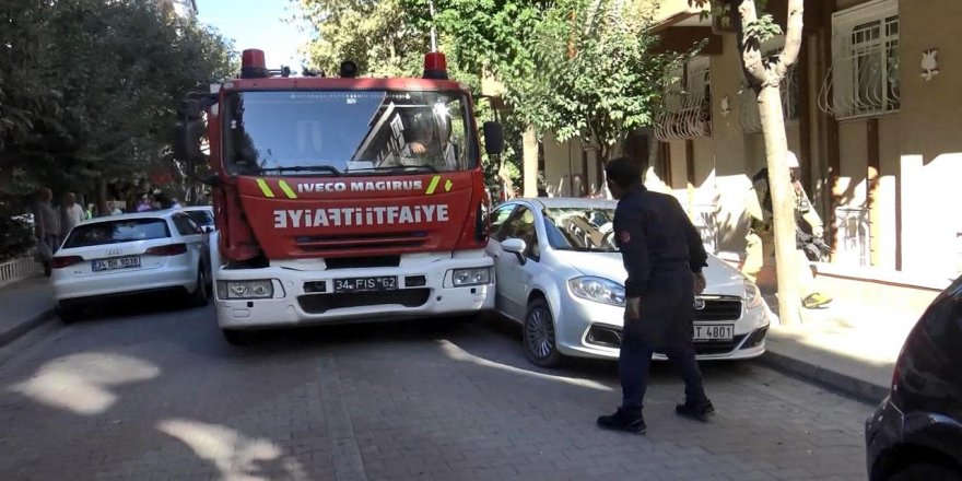Gelişigüzel park edilen araçlar itfaiyeye zor anlar yaşattı