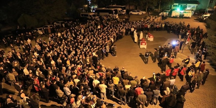 Bazı akademisyen ve gazetecilerden Bingöl'deki terör saldırısına ilişkin açıklama
