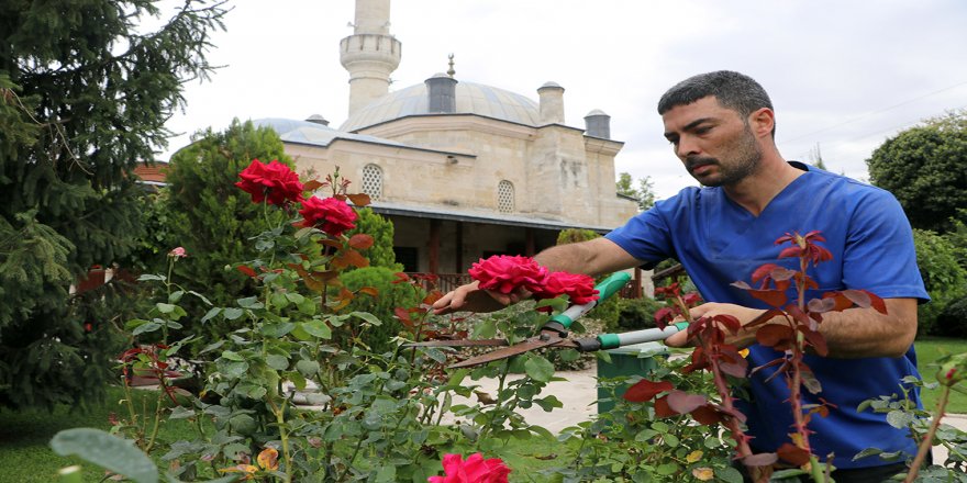 Çevreci imam, çocukluğunun geçtiği camide görev yapıyor