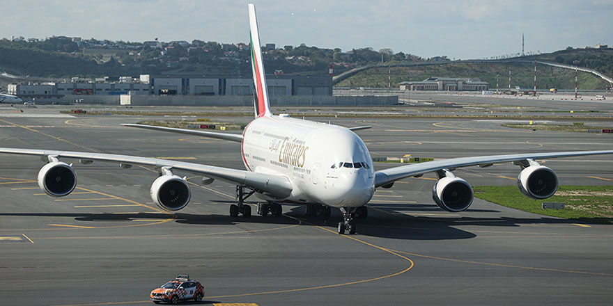 İstanbul Havalimanı'na inen dünyanın en büyük yolcu uçağı için tören düzenlendi