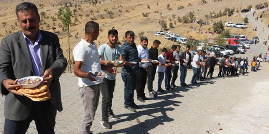 Şırnak'ta 300 yıllık, mezar ziyareti etkinliği