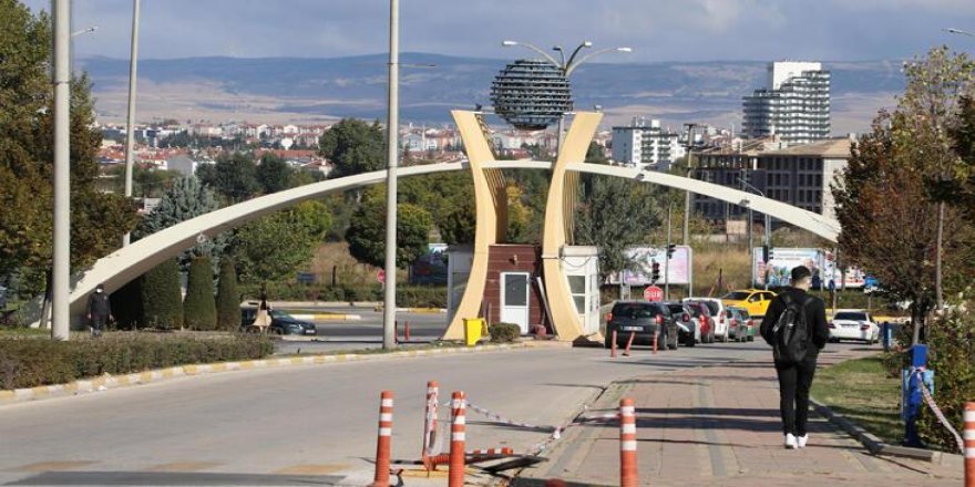 Üniversite yerleşkesine hızlı geçmek isteyenler para ödeyecek