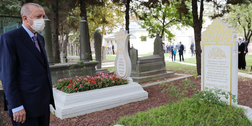 Cumhurbaşkanı Erdoğan Mehmet Fırıncı ağabeyin kabrini ziyaret etti