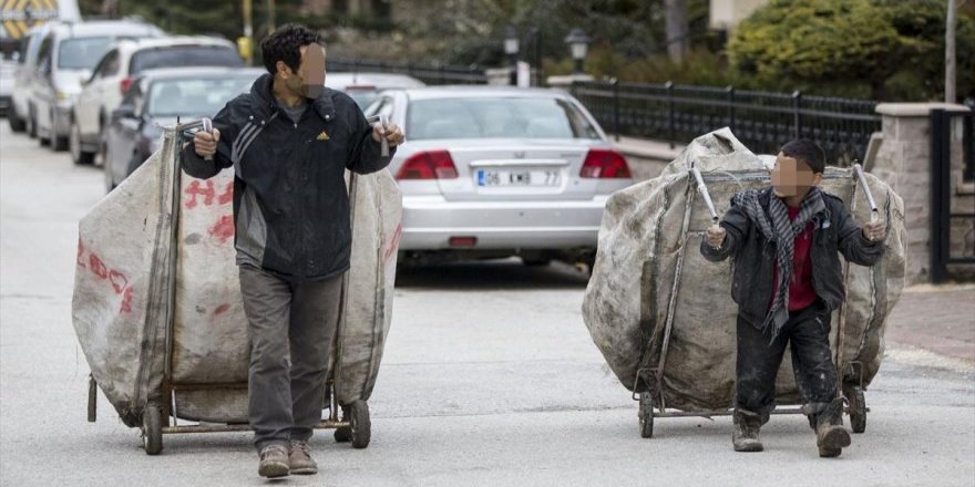 Bakan Kurum: Atık toplayıcı kardeşlerimiz sıfır atık projemizin isimsiz kahramanlarıdır