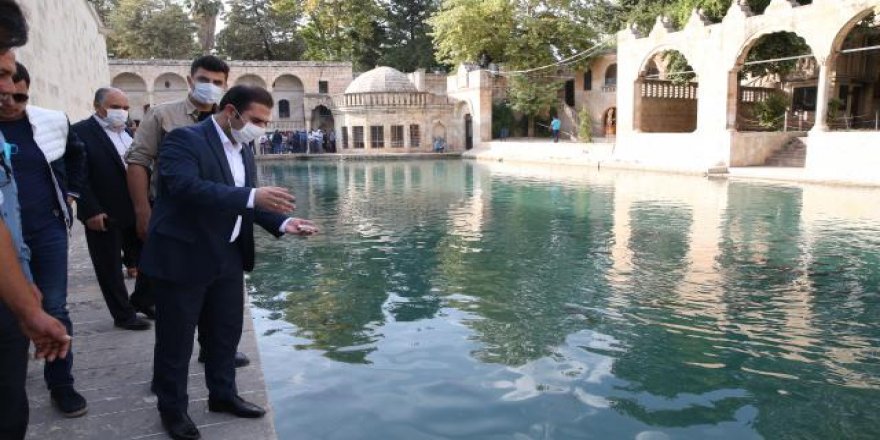 Kaymakam ilçesinin sakinlerine 1300 kilometre ötedeki memleketi Şanlıurfa’yı gezdirdi