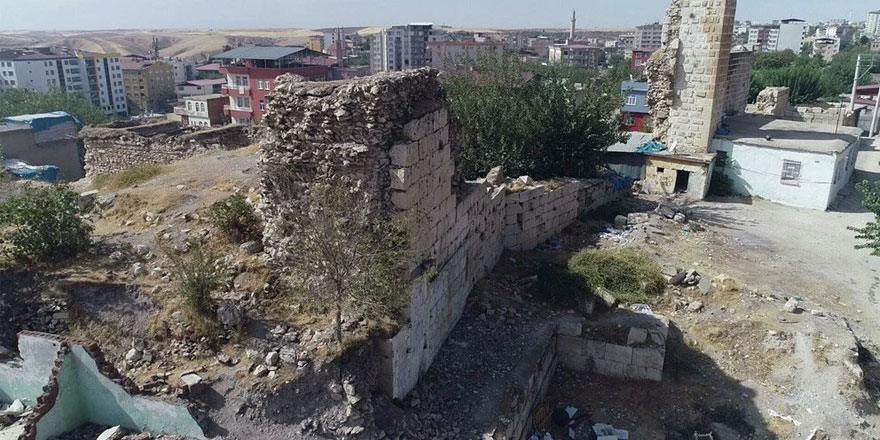 Celaleddin Harzemşah'ın mezarının Silvan'da olduğu tespit edildi