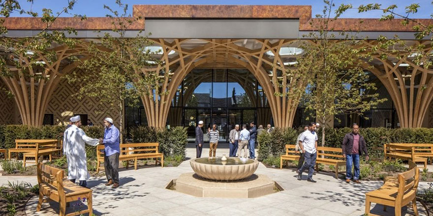 İngiltere’nin en prestijli mimari ödülü Cambridge Camii’ne