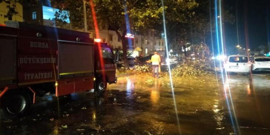 Bursa'nın sağanak rahmet ve fırtına ile imtihanı
