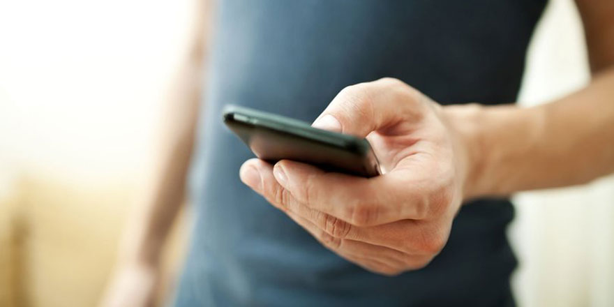 Akıllı telefonların 'parmak hastalığına' dikkat