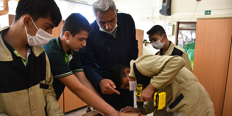 Yıllık 5 milyon lira ciro yapan okulun mezunları işsiz kalmıyor