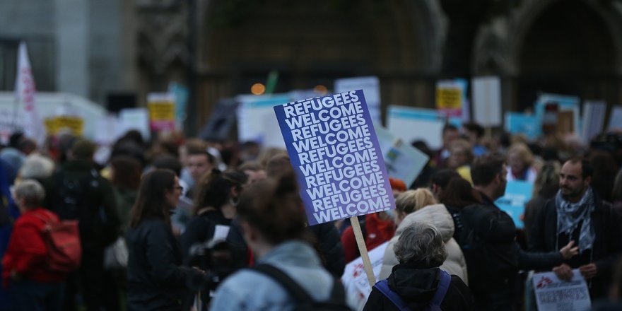 İngiltere'de 'mülteci karşıtı yasa tasarısı' protesto edildi