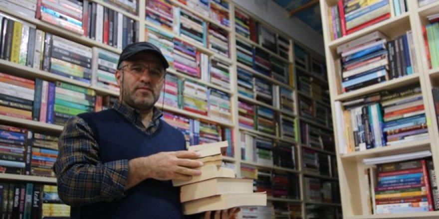 Öğretmeninin aşıladığı kitap aşkı, sahafçı yaptı