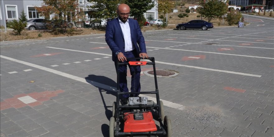 Babasının vasiyetiyle yer altı görüntüleme cihazı üretti