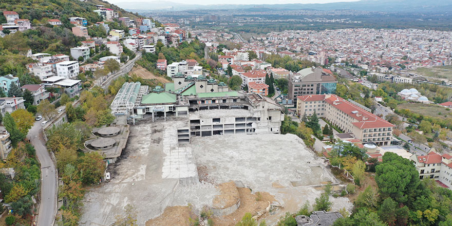 Bursa'nın silüetini bozan binalar yıkılıyor