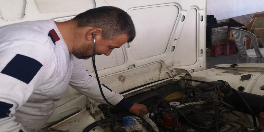 Stetoskoplu oto tamircisi