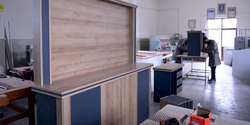 Ardahan'da kurumların mobilyaları meslek lisesinden karşılanıyor