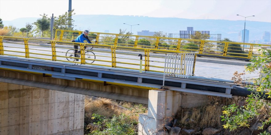 Trafikten kurtulmak için bindiği bisiklet 13 yıldır ulaşım aracı oldu