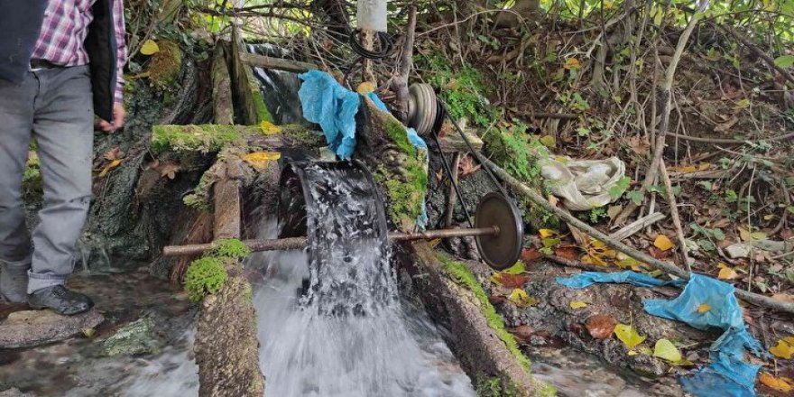 Çoban, dereye mini hidroelektrik santrali kurdu