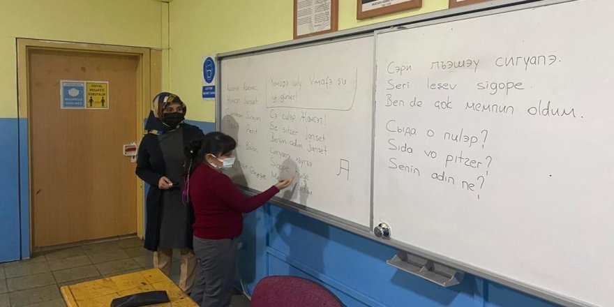 Düzce'de ortaokulda Çerkezce dersleri başladı
