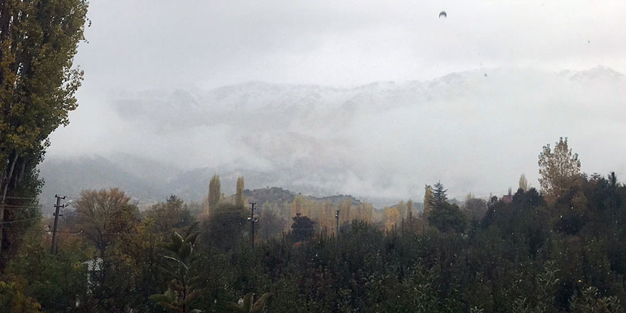 Antalya'nın yüksek kesimlerine kar yağdırıldı