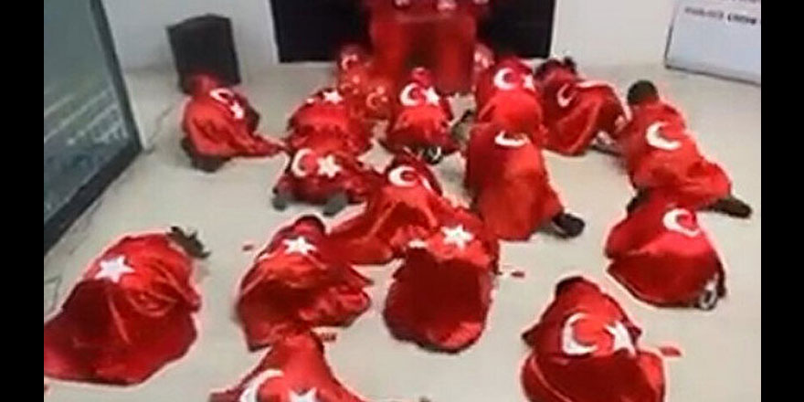 Küçücük çocuklara Atatürk'e tapınma ayini yaptırdılar