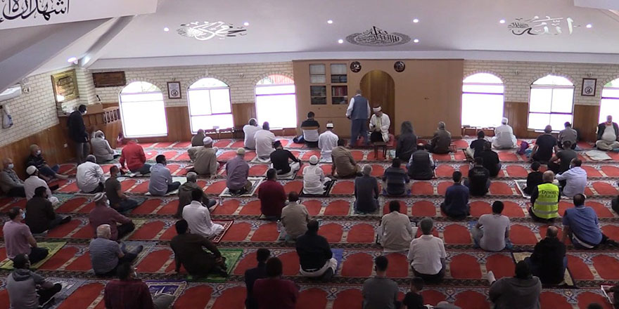 Avustralya'nın Melbourne kentinde Cuma namazına kavuşma sevinci