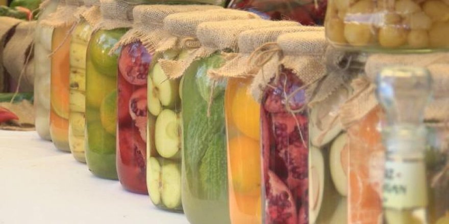 Festivalde koronavirüsün turşusunu kurdular