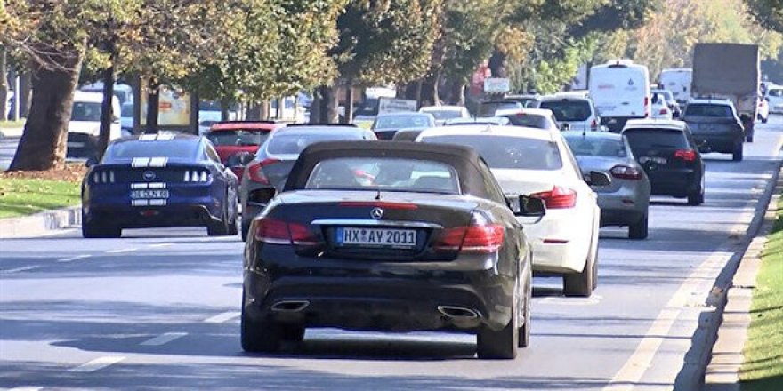 İstanbul caddelerinde yabancı plakalı lüks araçlar çoğaldı