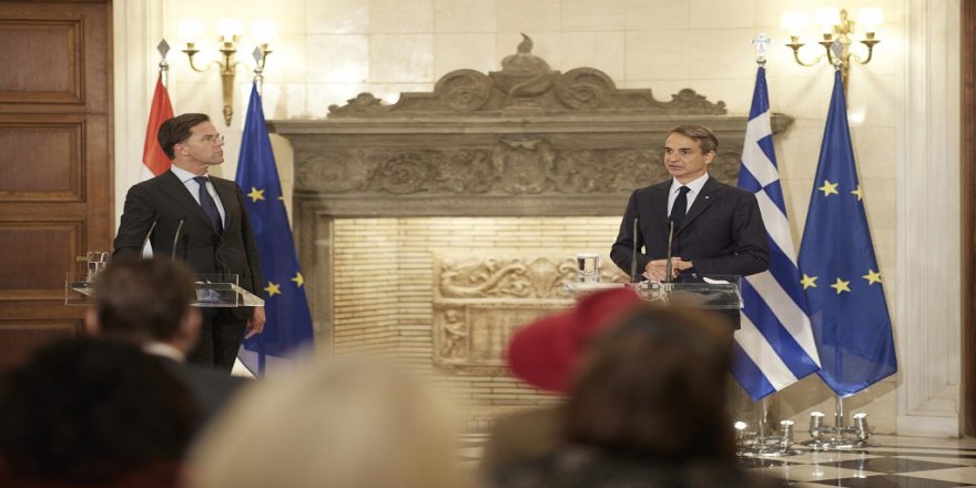 Hollandalı gazeteciden canlı yayında Yunanistan Başbakanı Miçotakis'e: Yalan söylüyorsun!