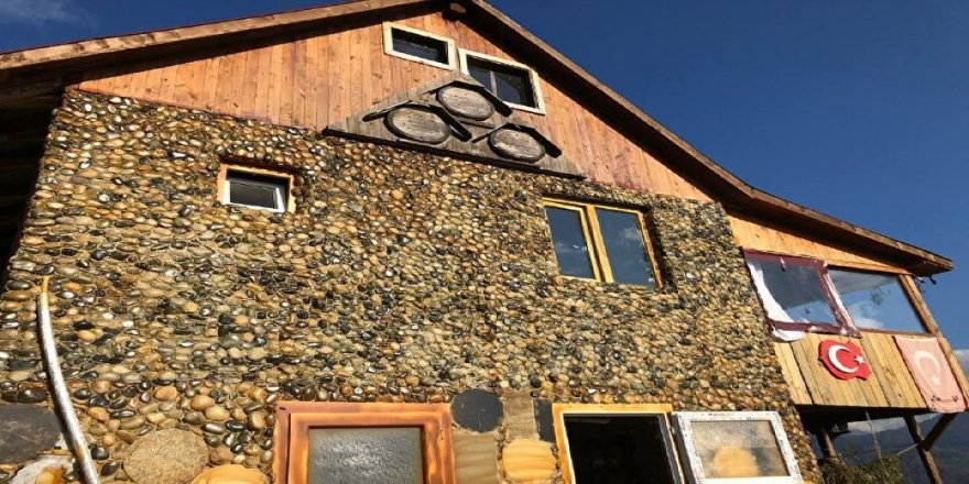 Evinin dış cephe mantolaması için 8 bin lira istenince mantolamayı kendi yöntemiyle yaptı