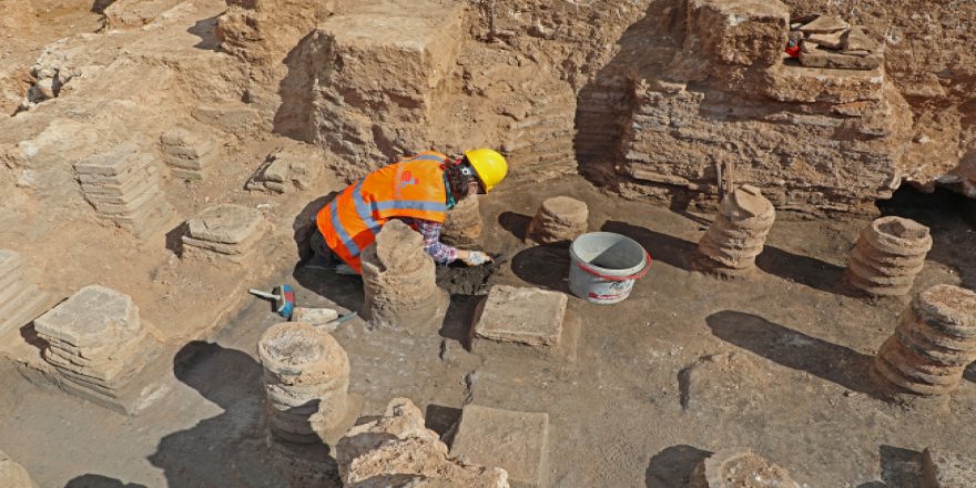 Antik hamamdaki kalorifer sistemi gün yüzüne çıktı