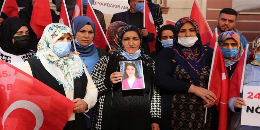Diyarbakır annelerinin oturma eylemine bir aile daha katıldı