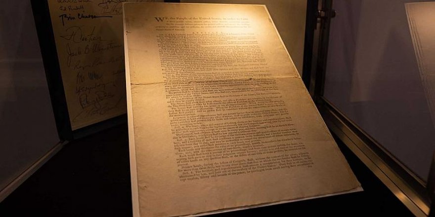 ABD anayasasının orijinal kopyası 43 milyon dolara satıldı