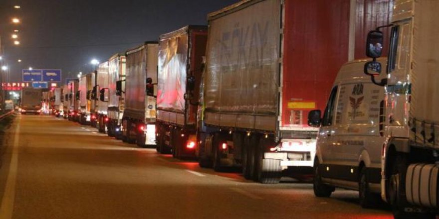 Kapıkule'de tır kuyruğu 11 kilometreyi buldu