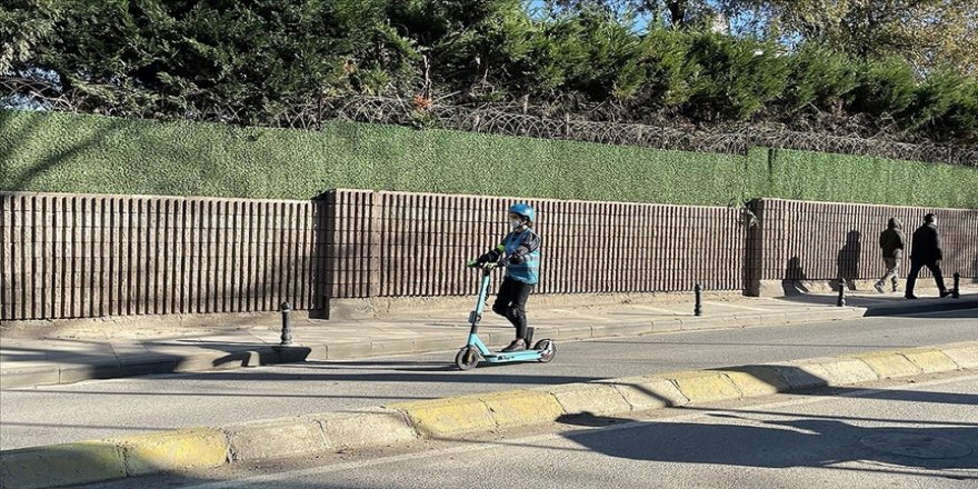 Scooterlar yaya ulaşımını zorlaştırıyor