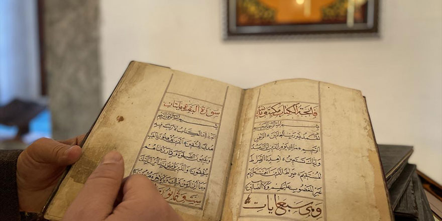 Konya'daki tarihi camide 450 yıllık el yazması Kur'an-ı Kerim bulundu