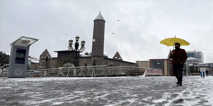 Doğu Anadolu Bölgesi'nde kar aralıklarla devam edecek